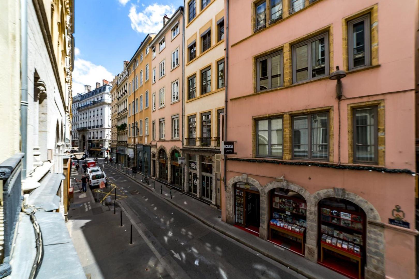Le Centrale Ail Lyon Bagian luar foto