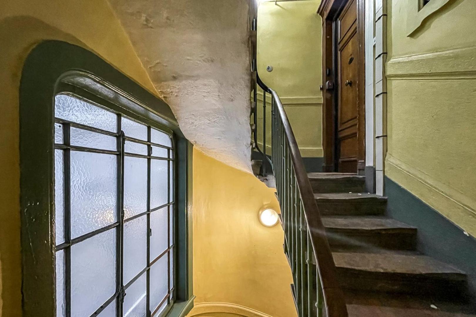 Le Centrale Ail Lyon Bagian luar foto