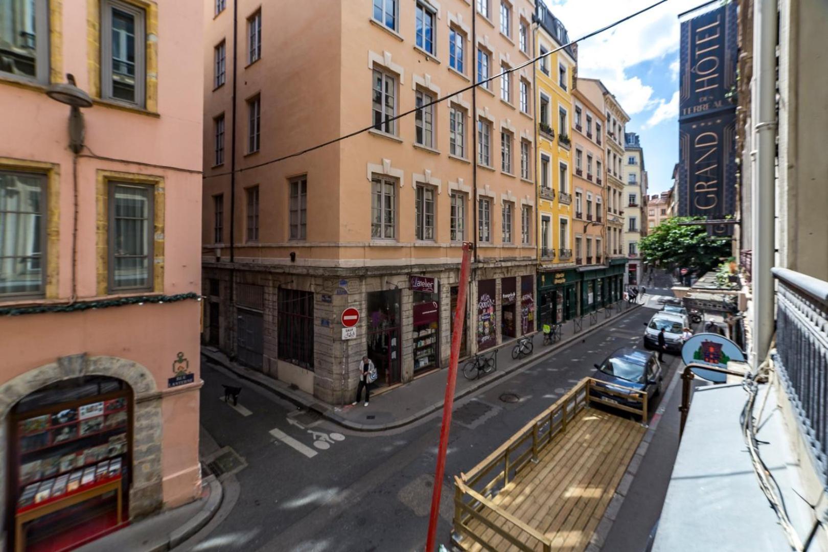 Le Centrale Ail Lyon Bagian luar foto